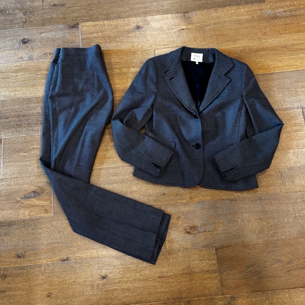 Akris Punto - Navy Dot Women's Pants & Blazer Suit Set